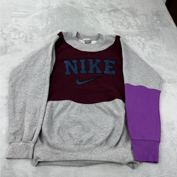 Nike Retro Reworked sweater women’s Size M - Picture 10 of 10